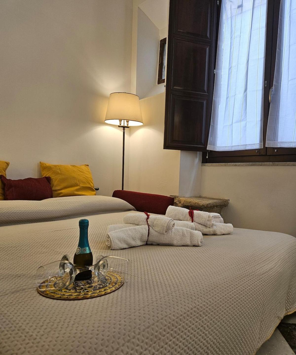 La Rosa Bianca Della Vucciria Villa ปาแลร์โม ภายนอก รูปภาพ